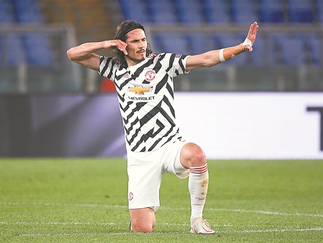 Νίκη γοήτρου η Ρόμα, αλλά ο Καβάνι το… καθάρισε