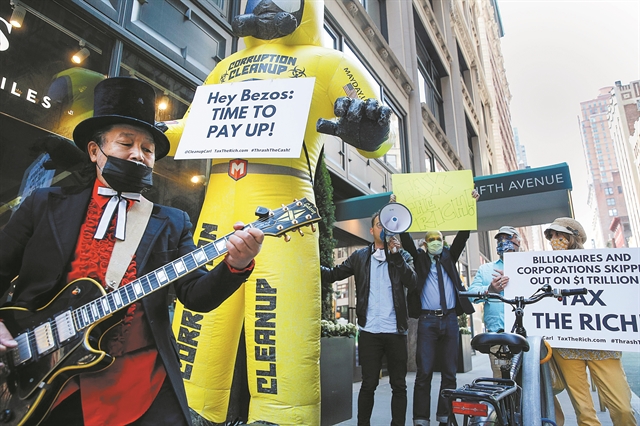 Εκατομμυριούχοι υπέρ των φόρων στους πλούσιους!