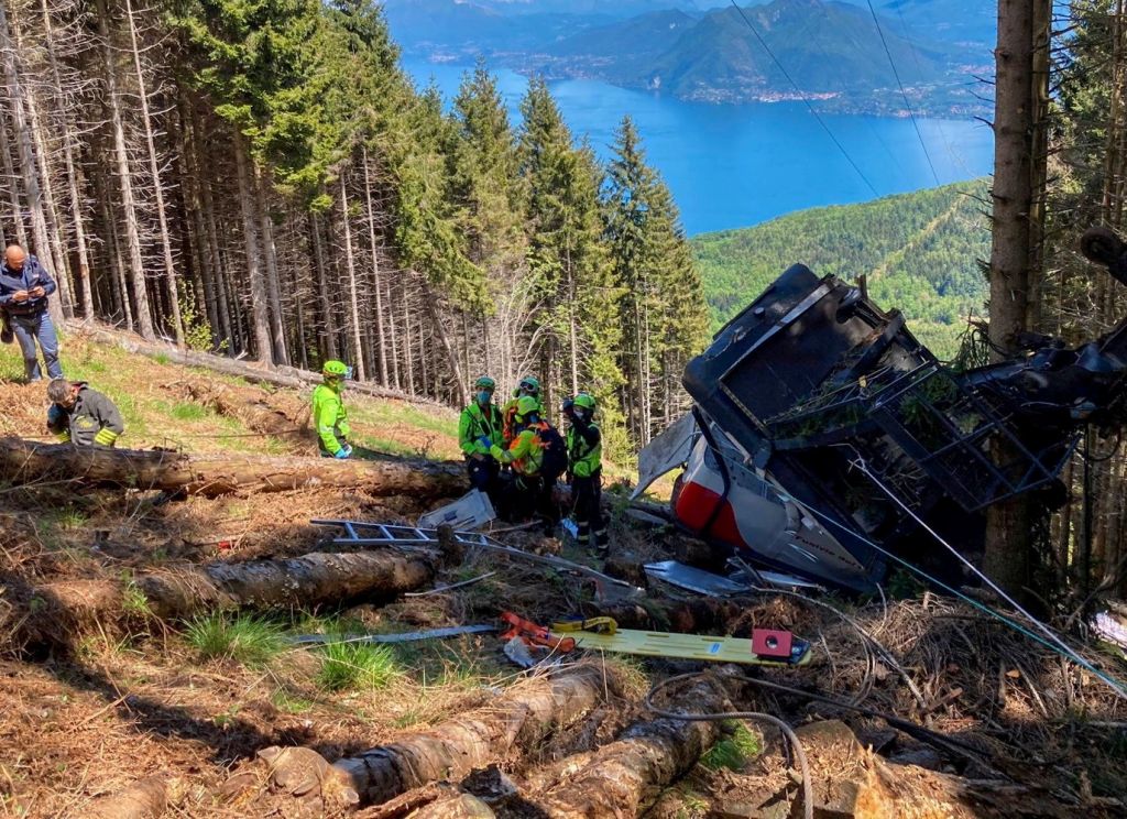 Ιταλία: Πέθανε ένα από τα παιδιά που τραυματίσθηκαν – 14 νεκροί