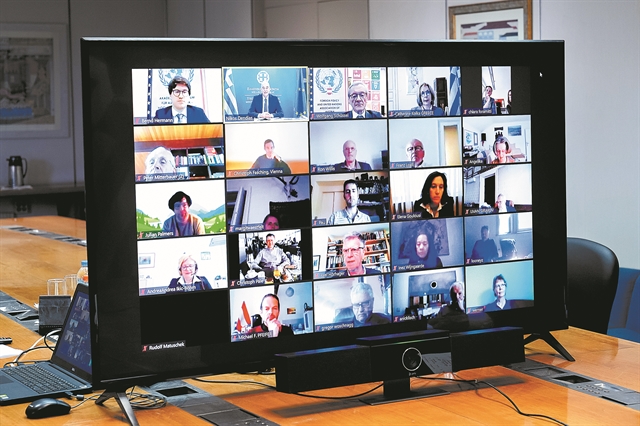 Σε ανοικτή γραμμή με το Κάιρο