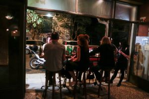 Εστίαση: Τι αλλάζει με την άρση του lockdown – Τι ισχύει για πελάτες και προσωπικό