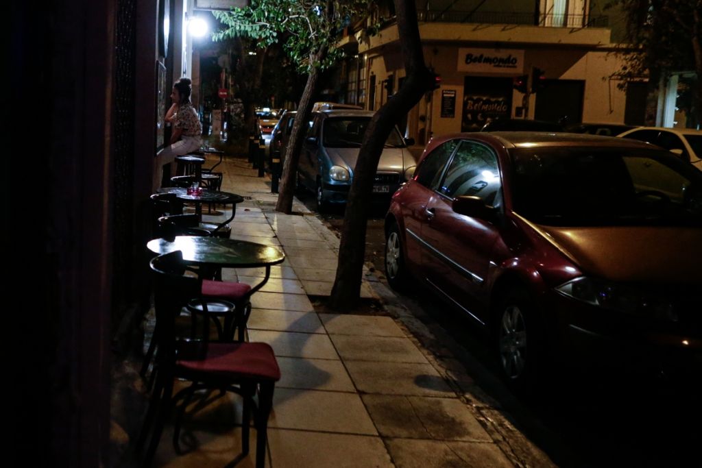 Εστίαση: Πρόστιμα χιλιάδων ευρώ για μουσική σε μαγαζιά