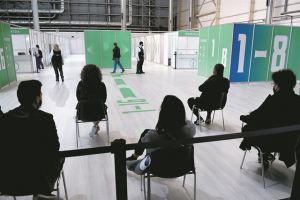 Υποχρεωτικός εμβολιασμός: Οι παράμετροι που τον καθιστούν αδύνατο τώρα – Τι προβλέπει ο νόμος