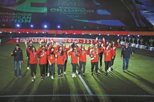 Τα παιδία παίζει