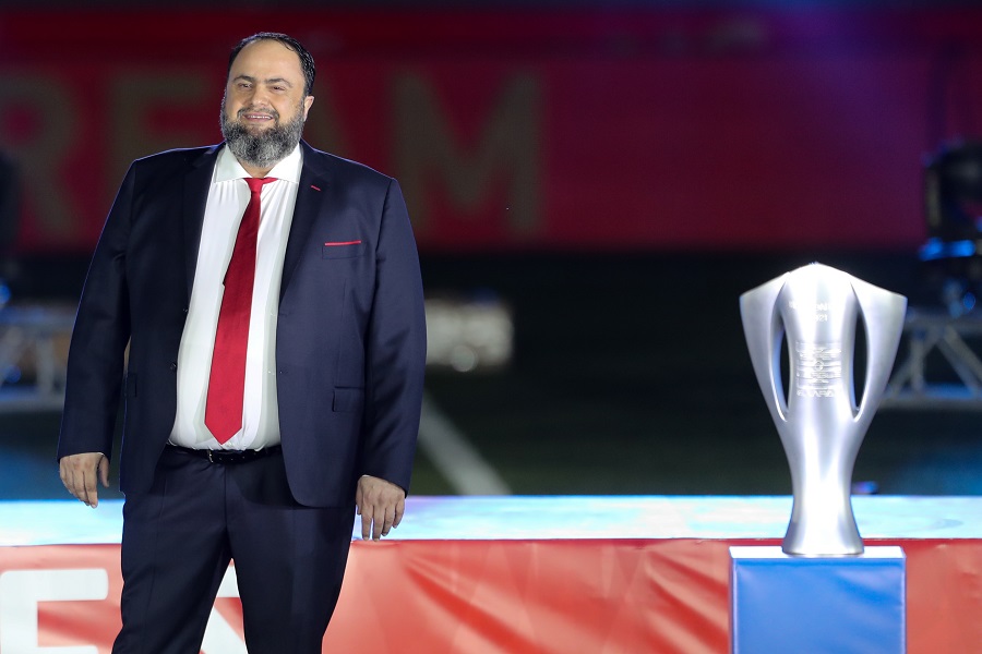 Η είσοδος του Βαγγέλη Μαρινάκη για τη φιέστα του Ολυμπιακού