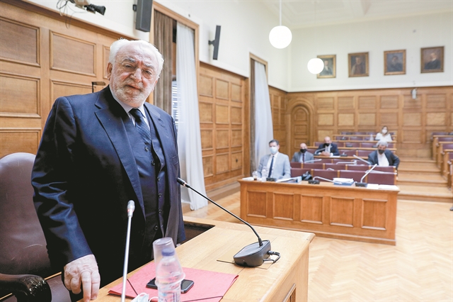 Τα SMS-φωτιά του Καλογρίτσα με τον Παππά