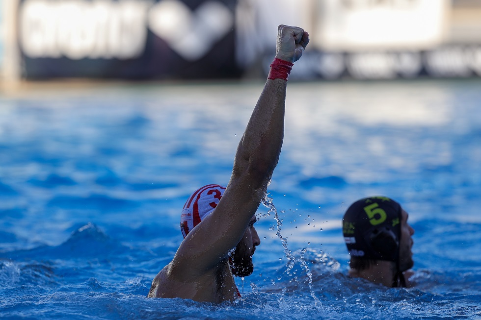 Νέο νταμπλ του Ολυμπιακού – «Βούλιαξε» την ΑΕΚ στον τελικό