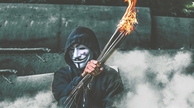 Συλλέγοντας αμφιλεγόμενες ιδέες