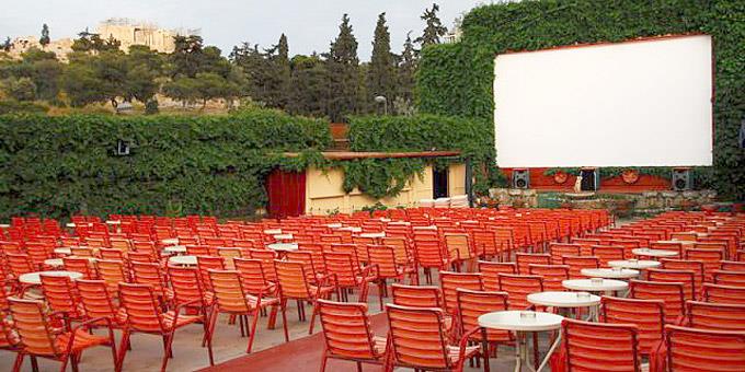 Ο αριθμός των ατόμων που θα επιτρέπονται σε θερινά σινεμά, θέατρα, μουσεία