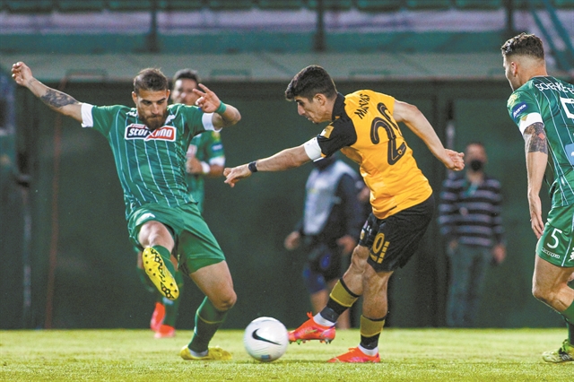 Ο Μάνταλος τσέκαρε το εισιτήριο