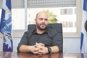 Το φίδι του αβγού ενηλικιώθηκε