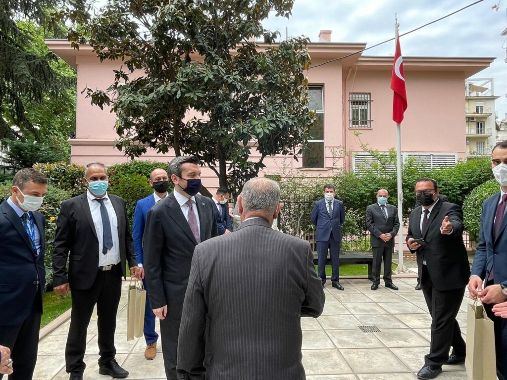 Τούρκος υφυπουργός Εξωτερικών: Ήρθε για να προκαλέσει – Η «τουρκική μειονότητα» και η αποστομωτική απάντηση του ΥΠΕΞ