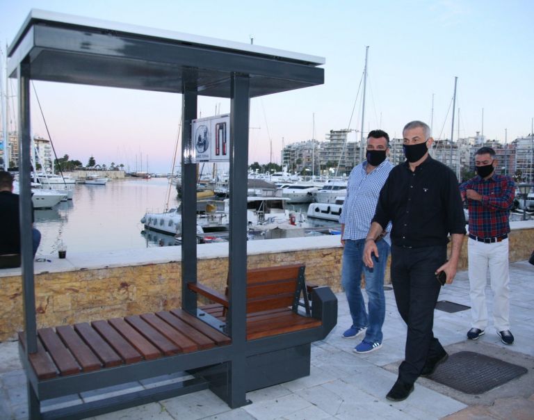 Δήμος Πειραιά: Τοποθέτησε τα πρώτα «έξυπνα» ενεργειακά παγκάκια υποστήριξης ΑμεΑ | tanea.gr
