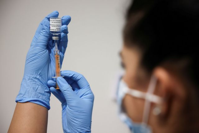 Εμβόλιο κοροναϊού: Δεν υπάρχουν ενδείξεις για ανάγκη τρίτης δόσης, λέει ο ΕΜΑ