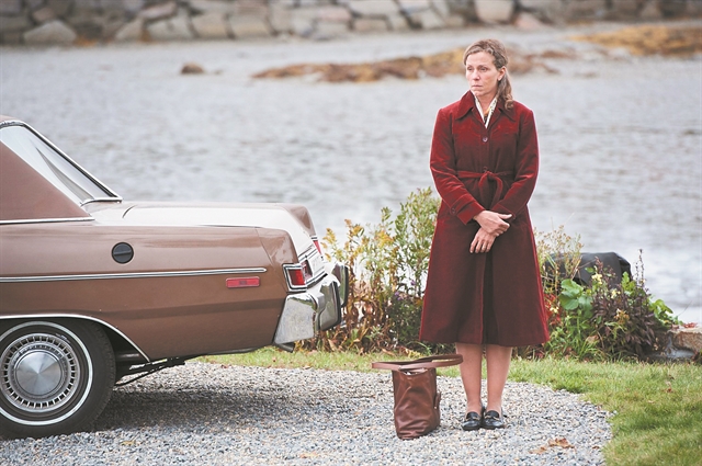 Ομαδικό πορτρέτο με τρυφερά κυνική κυρία