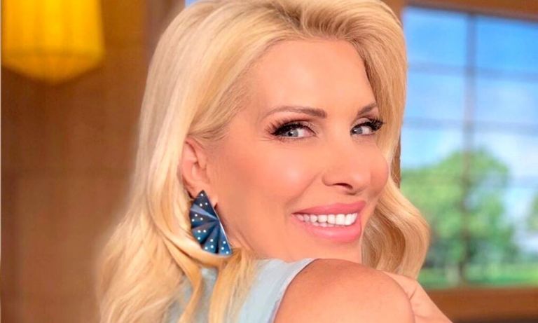 Ελένη Μενεγάκη: Μίνι απόδραση με την κόρη της στην Άνδρο