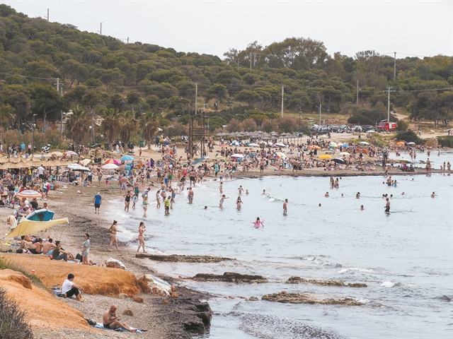 Τα κύματα που «τρελαίνουν» τον καιρό τη φετινή άνοιξη