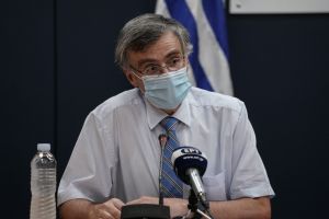 Επανεμφάνιση Τσιόδρα: Οι τρεις προβλέψεις για την πανδημία και το καμπανάκι για τις μεταλλάξεις του κοροναϊού