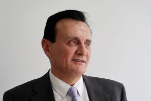 Εμβόλιο: Στην αντεπίθεση ο CEO της AstraZeneca – Απαντά στους «στρατηγούς του καναπέ»