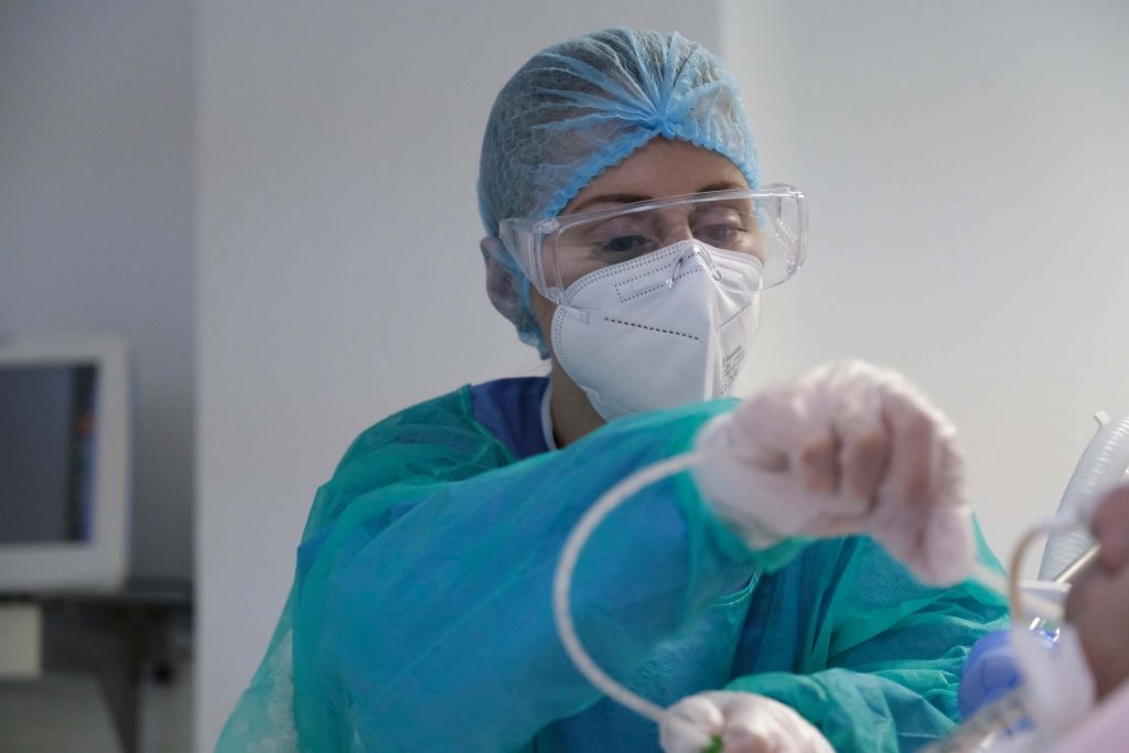 Κοροναϊός: 1.505 νέα κρούσματα και 37 θάνατοι