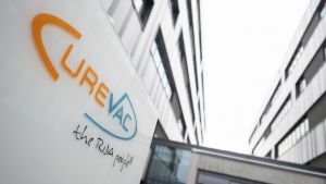 Κοροναϊός: Το εμβόλιο mRNA της CureVac πέρασε επιτυχώς την πρώτη ανάλυση της τελικής δοκιμής του