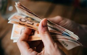 Καταβάλλονται εντός της εβδομάδας συντάξεις Ιουνίου και πληρωμές Απριλίου για το «ΣΥΝ-ΕΡΓΑΣΙΑ»