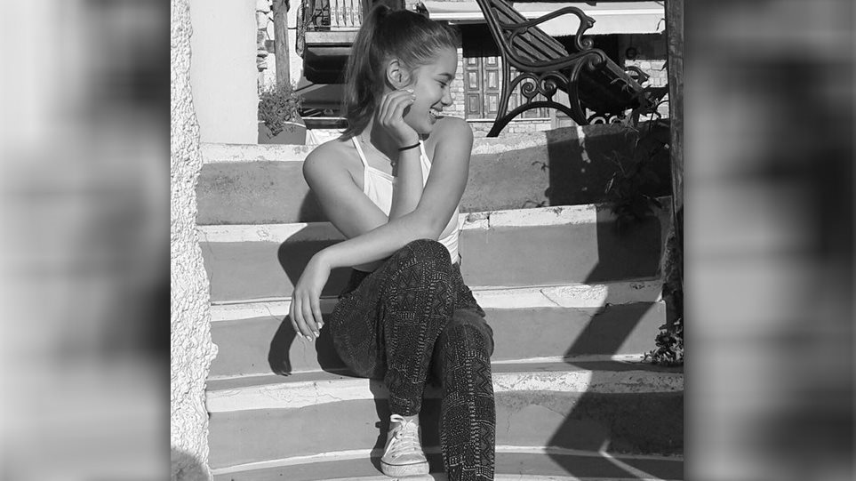 Glyka Nera Apodidei Karpoys H Epikhry3h Twn Dolofonwn Ths Karolain Ta Nea