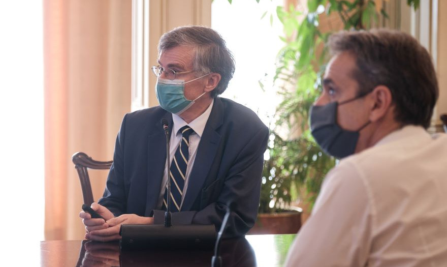 Καμπανάκι Τσιόδρα: Ανησυχώ για τα μεταλλαγμένα στελέχη κοροναϊού