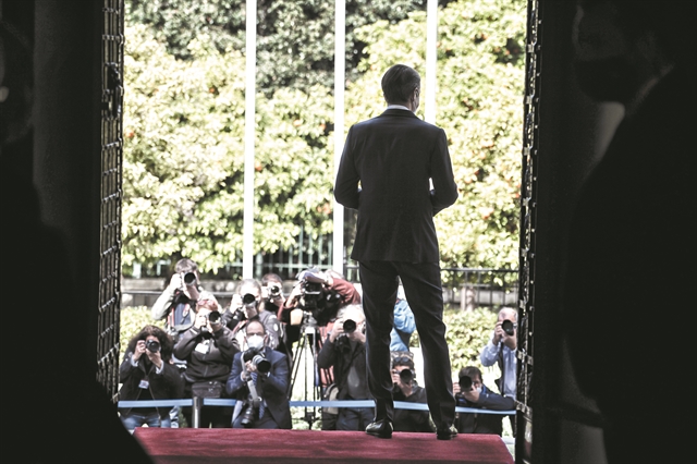 Κυβέρνηση: Πολιτική επανεκκίνηση με το βλέμμα στη μεσαία τάξη