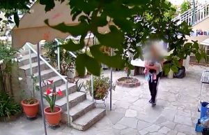 Του έπεφταν βαριές οι γλάστρες και έκλεψε την μπουγάδα