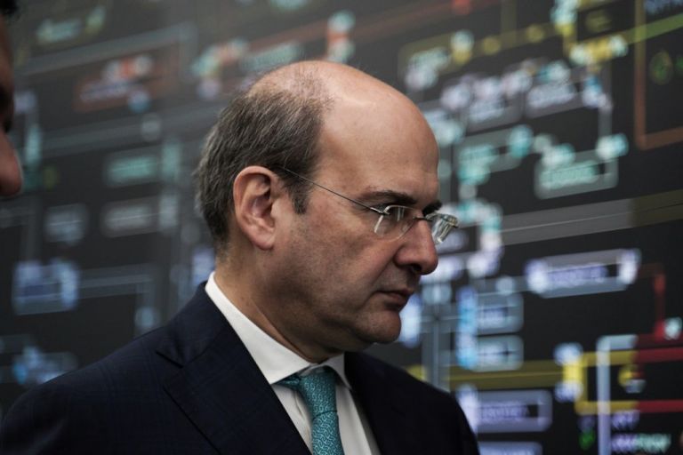 Χατζηδάκης για την Εργατική Πρωτομαγιά: Νέα δικαιώματα, νέες δουλειές, αποτελεσματικοί έλεγχοι