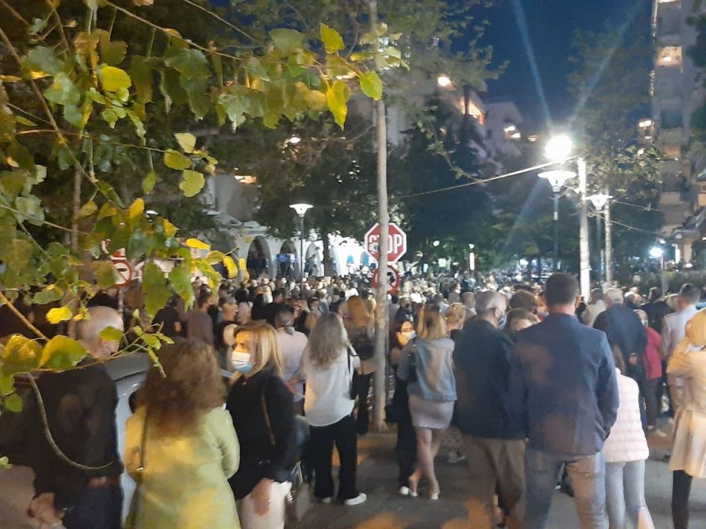 «Χριστός Ανέστη»… στις 21:00 – Η πρωτόγνωρη Ανάσταση που έφερε η πανδημία