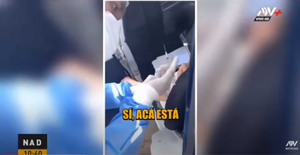 Περού: Σάλος με τους εμβολιασμούς με… άδειες σύριγγες – Βίντεο ντοκουμέντο