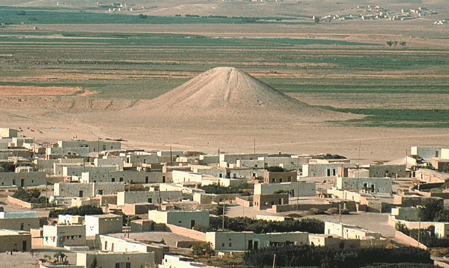 Συρία: τα στοιχεία που «δείχνουν» το πρώτο μνημείο πεσόντων πολέμου