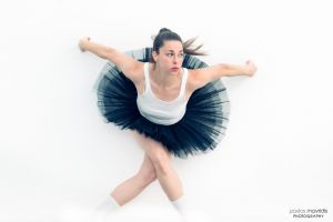 Καλλιτεχνική έρευνα σε μορφή για τη μεταβατική έννοια της θηλυκότητας