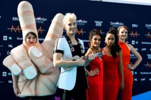 Η διαγωνιστική εβδομάδα της Eurovision ξεκινά επίσημα με μια λαμπερή εκδήλωση