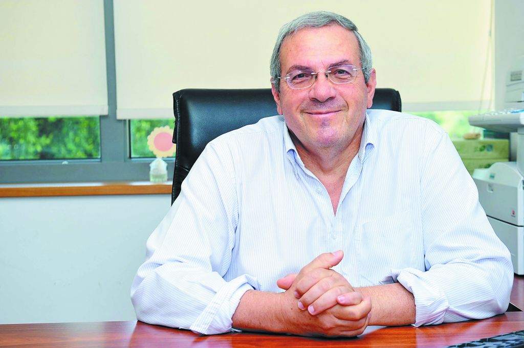 Δημοφιλής αλλά άτολμος ο νέος ηγέτης των Οικολόγων