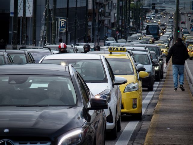 Περιφέρεια Αττικής: Κυκλοφοριακό κομφούζιο μετά την άρση του lockdown