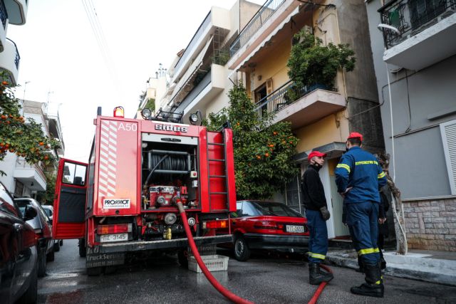 Φωτιά σε διαμέρισμα στην Καλλιθέα