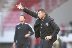 Η ολιστική μελέτη στο καλάθι των αχρήστων…