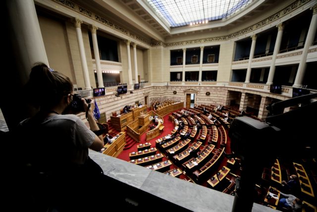 Εργασιακό: Ξεκίνησε η ονομαστική ψηφοφορία στη Βουλή