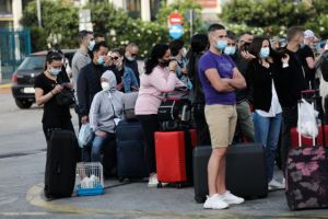 Καμπανάκι Καπραβέλου για το τρίτο κύμα της πανδημίας που δεν λέει να φύγει