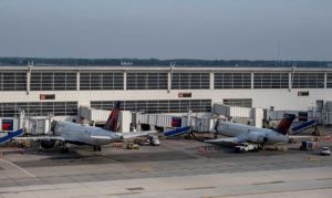 HΠA: Έπεσαν οι ιστοσελίδες μεγάλων αεροπορικών εταιρειών