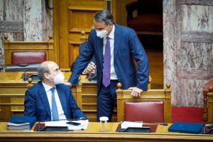 Μητσοτάκης για εργασιακό νομοσχέδιο: Θέτει κανόνες στη «ζούγκλα» της εργασίας – «Σπάνε» τα παραμάγαζα