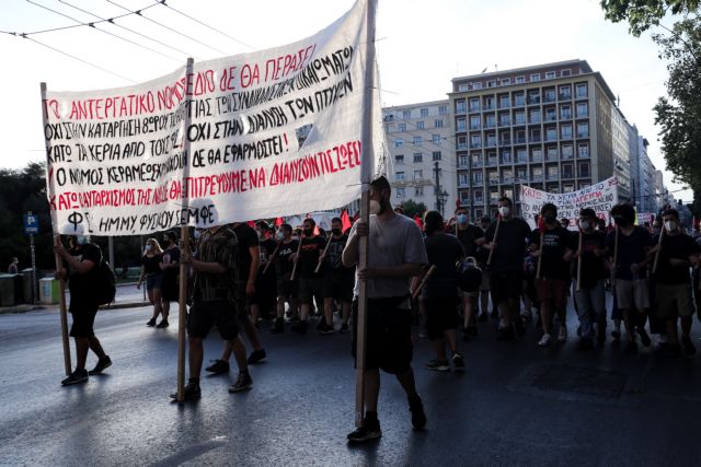 Κατάργηση 8ωρου: Tι συμβαίνει σε κλάδους και επιχειρήσεις και τι ακριβώς φέρνει η νέα ρύθμιση Χατζηδάκη