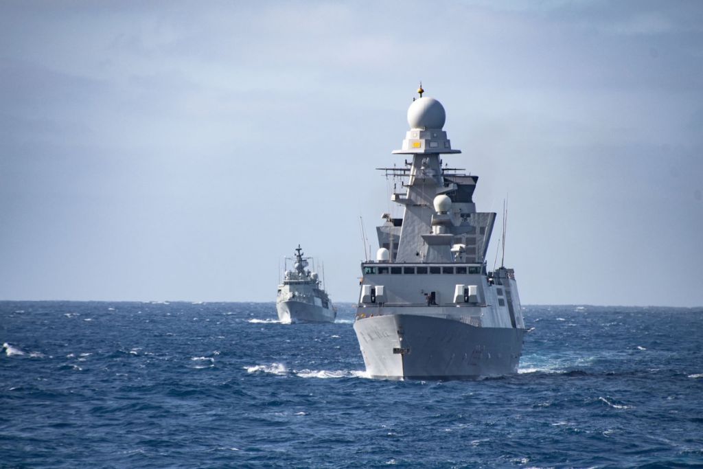 To NATO κάνει επίδειξη δύναμης στη Μαύρη Θάλασσα