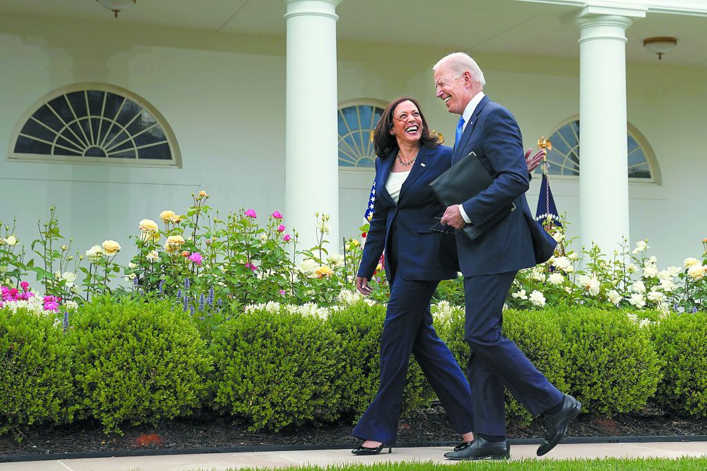 Σε νέα «ειδική αποστολή» η Κάμαλα Χάρις