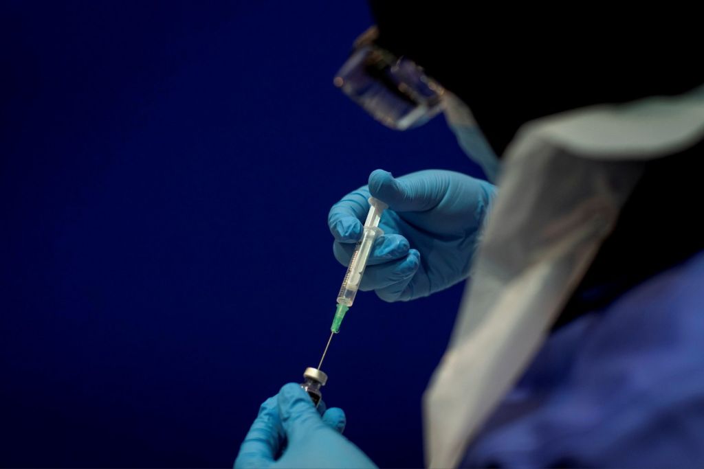 Μειωμένη η προστασία που προσφέρει το εμβολίο της Pfizer ενάντια στην ινδική μετάλλαξη