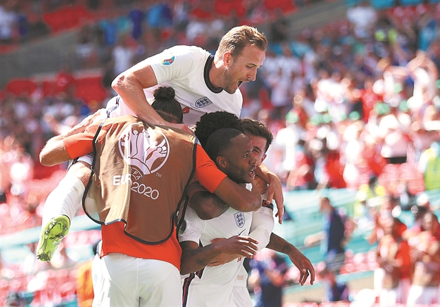 Ο Στέρλινγκ έσπασε την κατάρα της πρεμιέρας