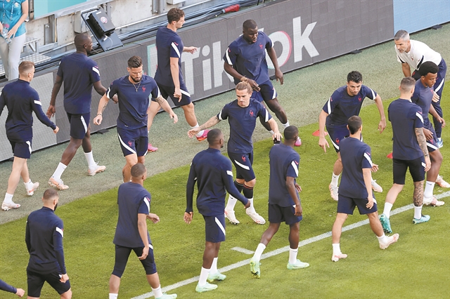 Ψάχνουν προβάδισμα